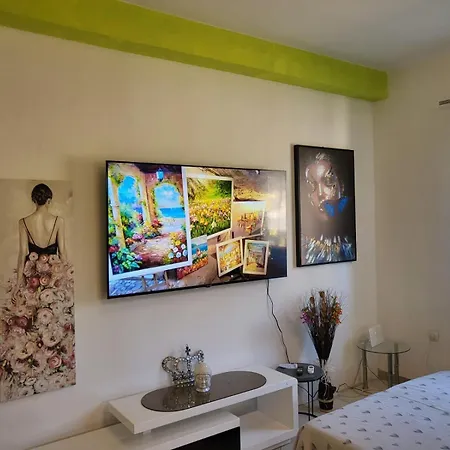 Apartment With Private Parking Self Check In Pula
