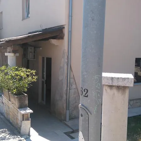 With Private Parking Self Check In Pula