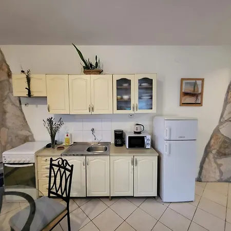 Appartement With Private Parking Self Check In