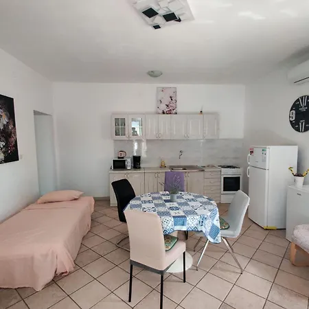 Appartement With Private Parking Self Check In