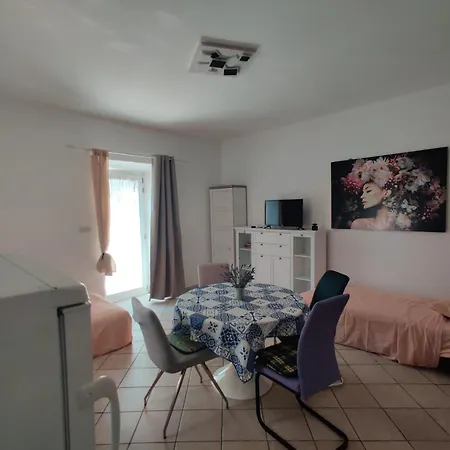 Apartamento With Private Parking Self Check In